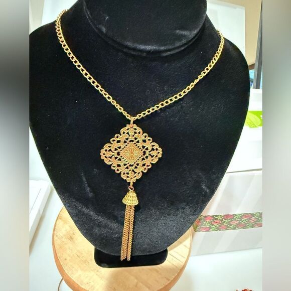 WOMENS NECKLACE - Picture 1 of 2